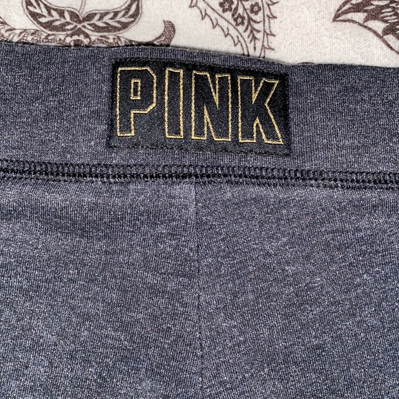 Brand pink Victoria’s secret’ size XS color grey and white - Picture 4 of 5
